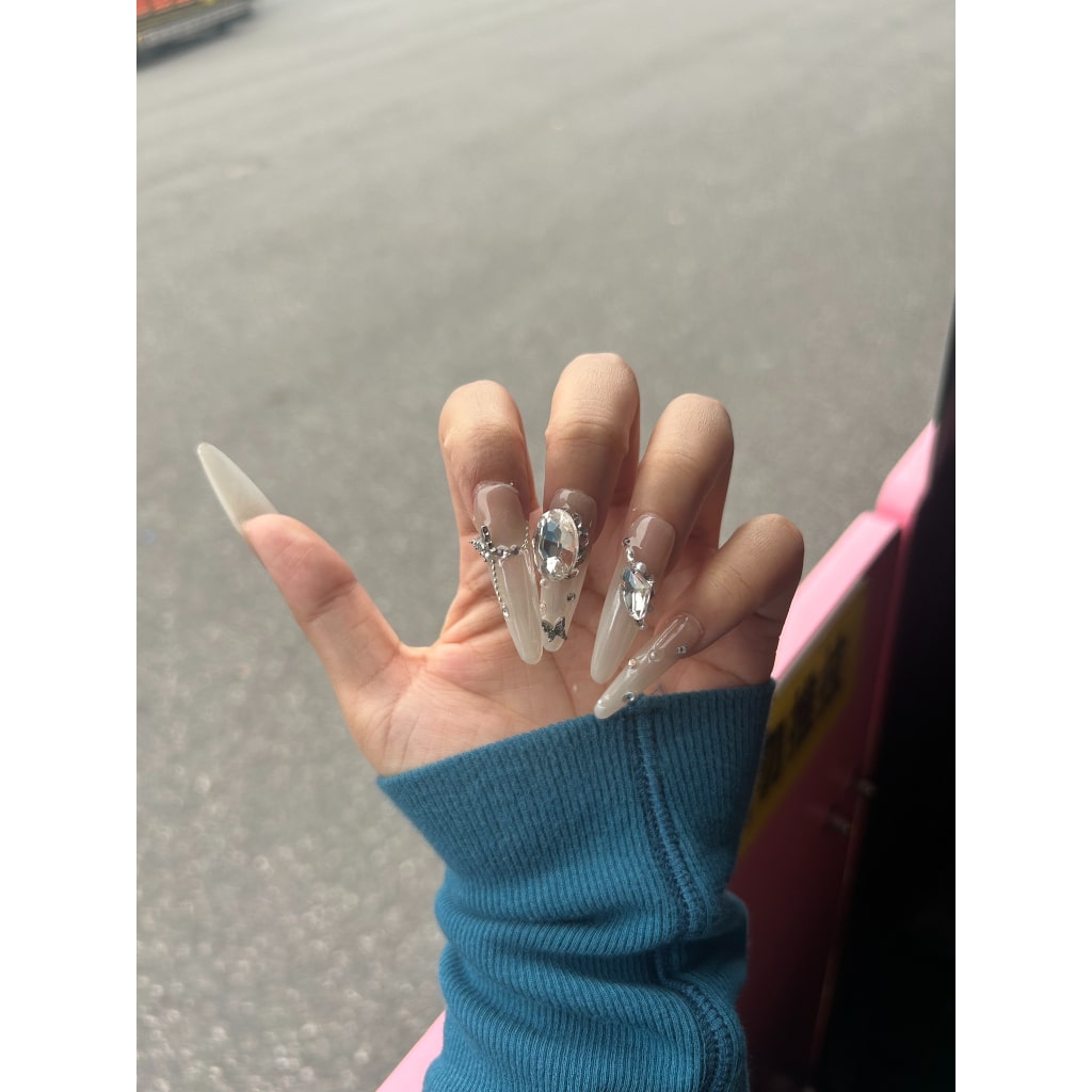 Brownish-white Gradient Long-Thin nails with Rhinestone,Butterfly Design,Pearl,Butterfly Charms ,YZG