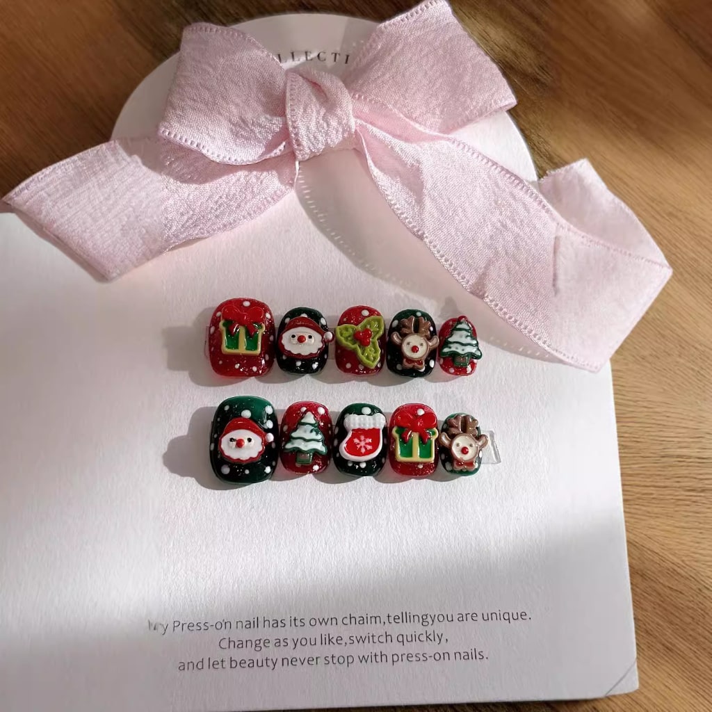 Cute Short nails with Christmas-themed Charms ,YZG