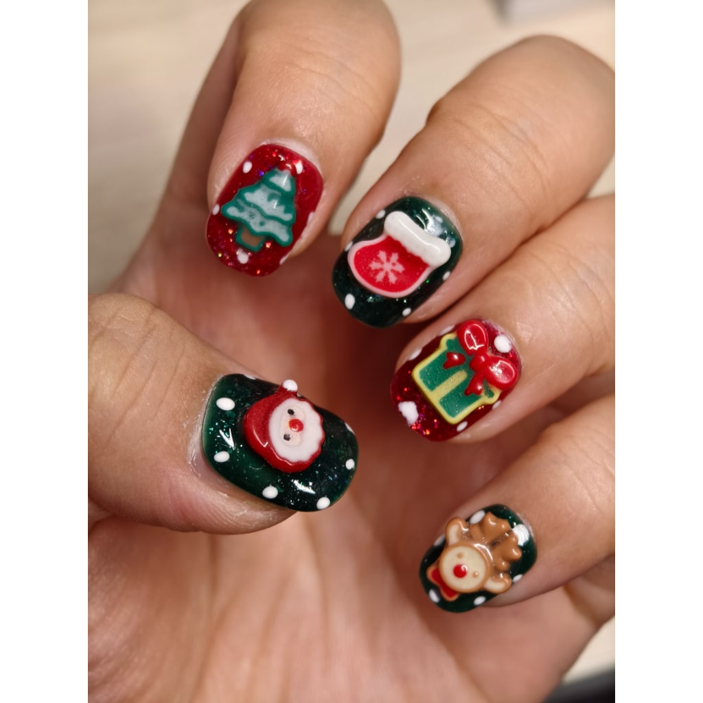 Cute Short nails with Christmas-themed Charms ,YZG